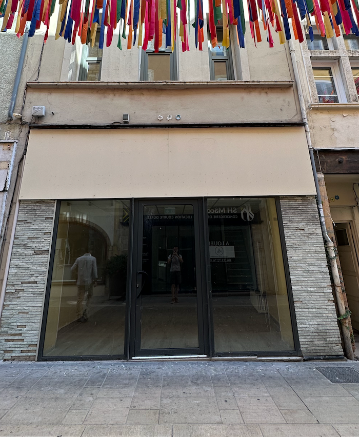 Immeuble de Rapport Macôn hypercentre - local commercial rue piétonne